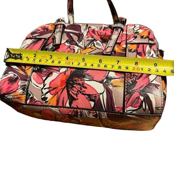DKNY small crossbody pink flowery design - Picture 13 of 13